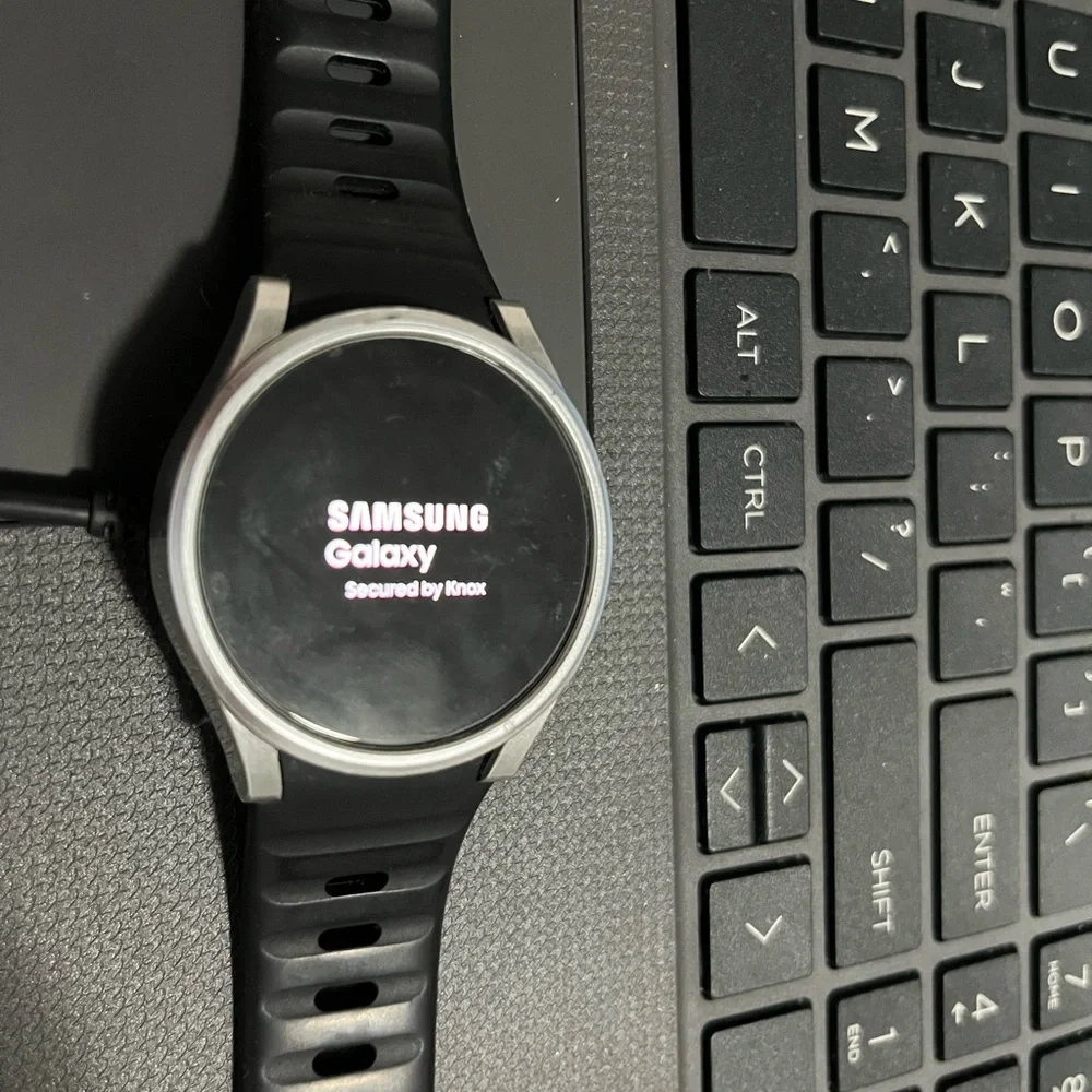 Samsung Smartwatch - Silver and Black FE